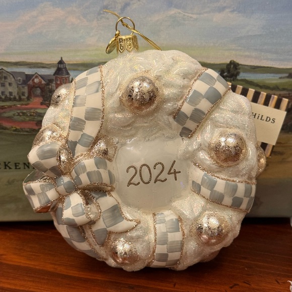 MacKenzie-Childs Other - MACKENZIE CHILDS 2024 Crystal Palace Wreath Glass Ornament